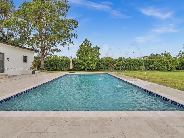 Продажа дома по адресу 21411 SW 248th St - фото 5867173