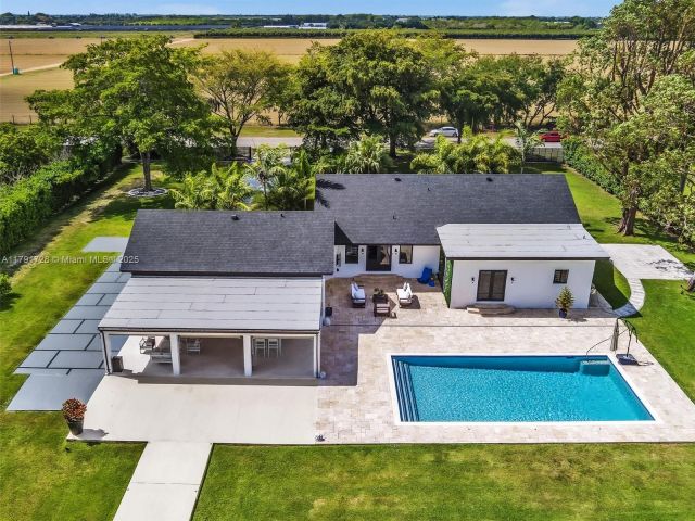 Продажа дома по адресу 21411 SW 248th St - фото 5867174