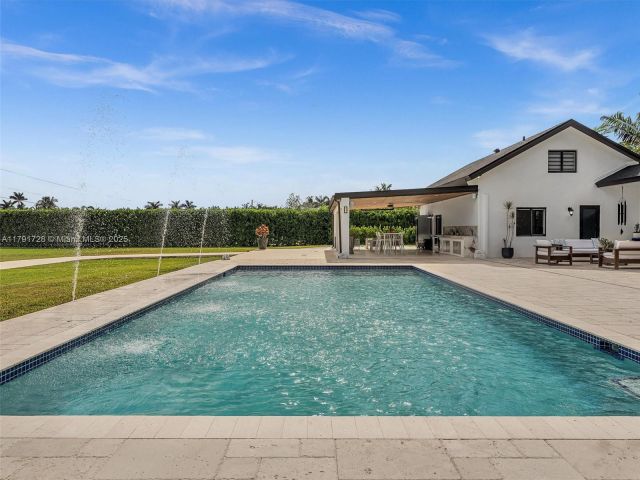 Продажа дома по адресу 21411 SW 248th St - фото 5867175