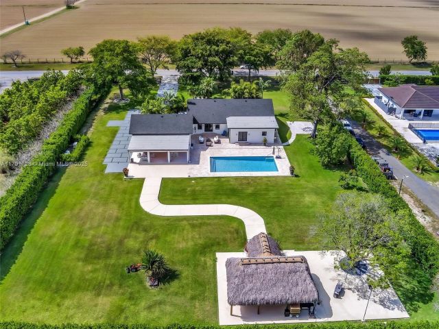 Продажа дома по адресу 21411 SW 248th St - фото 5867177