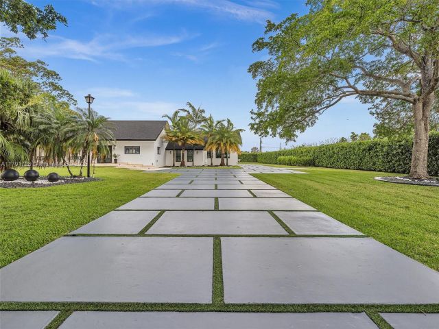 Продажа дома по адресу 21411 SW 248th St - фото 5867181