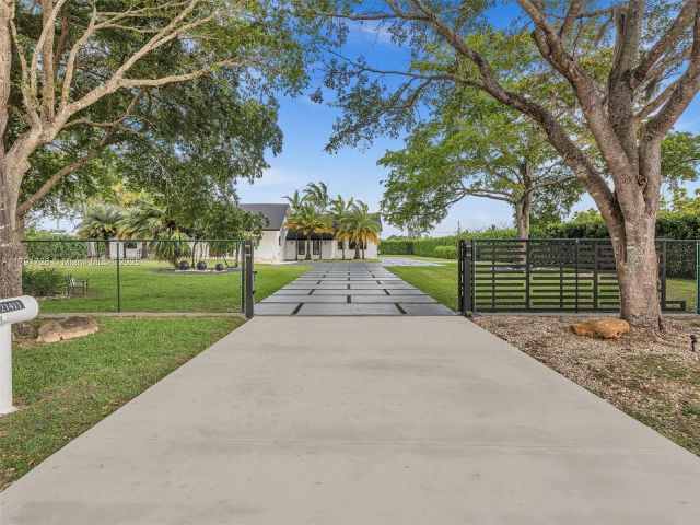 Продажа дома по адресу 21411 SW 248th St - фото 5867182