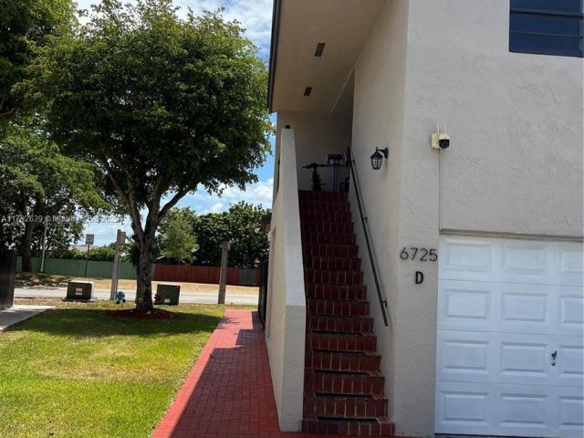 Продажа дома по адресу 6725 SW 137th Ct 14D - фото 5955192