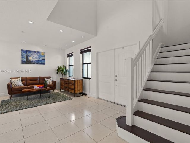 Продажа дома по адресу 10371 NW 10th St - фото 6062571