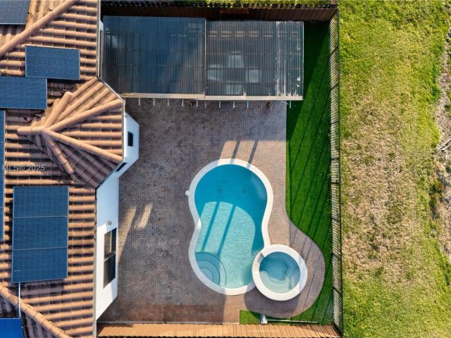 Продажа дома по адресу 10371 NW 10th St - фото 6062575