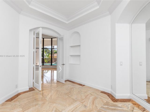 Продажа дома по адресу 260 NE Wavecrest Ct - фото 5910994