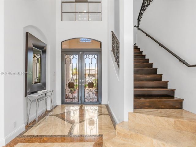 Продажа дома по адресу 260 NE Wavecrest Ct - фото 5910996