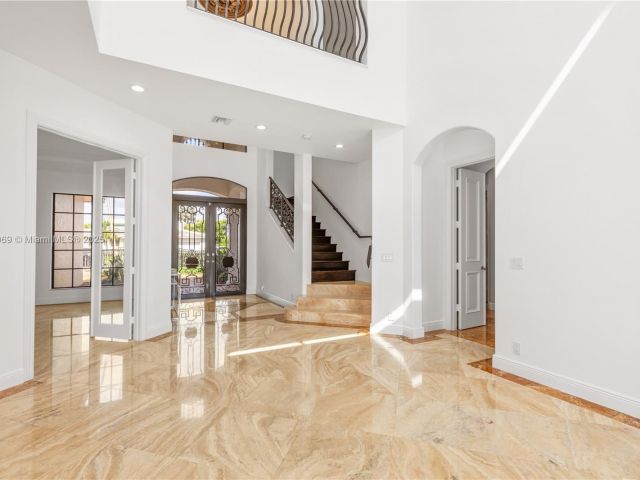 Продажа дома по адресу 260 NE Wavecrest Ct - фото 5910997