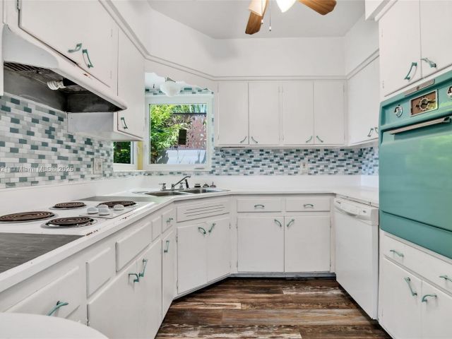 Продажа дома по адресу 2019 NE 31st Ave - фото 5954976