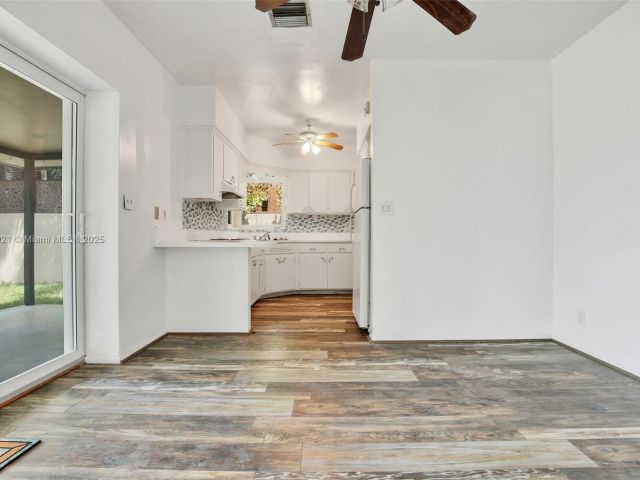 Продажа дома по адресу 2019 NE 31st Ave - фото 5954977