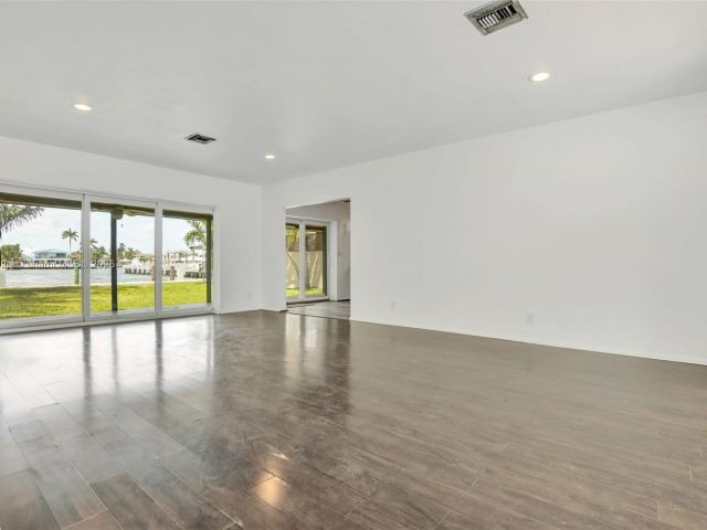 Продажа дома по адресу 2019 NE 31st Ave - фото 5954980