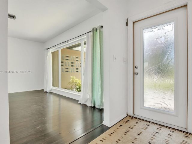 Продажа дома по адресу 2019 NE 31st Ave - фото 5954986