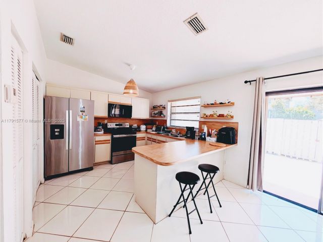 Продажа дома по адресу 11212 SW 58th Cir - фото 7452052