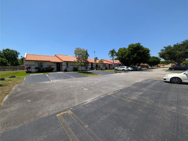 Продажа дома по адресу 11212 SW 58th Cir - фото 7452070