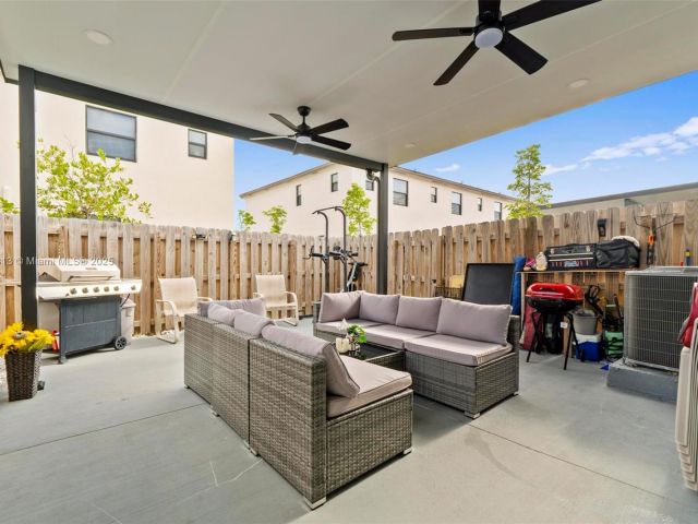 Продажа дома по адресу 12901 SW 232nd Ln - фото 5924913