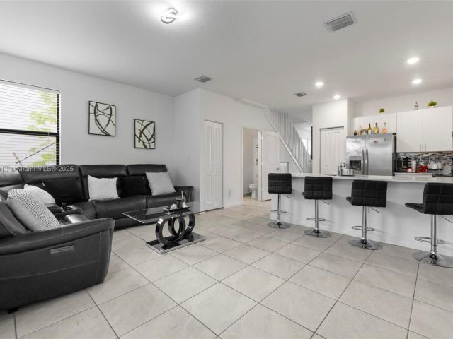 Продажа дома по адресу 12901 SW 232nd Ln - фото 5924914