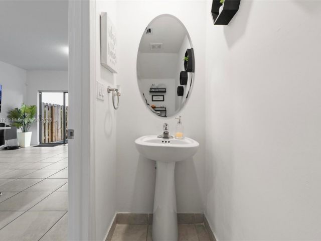 Продажа дома по адресу 12901 SW 232nd Ln - фото 5924917