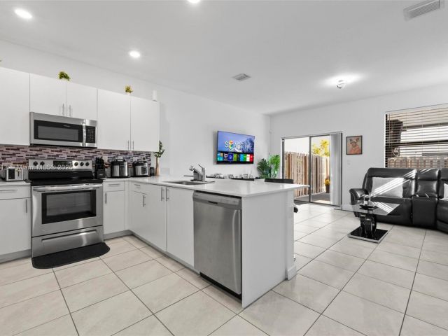 Продажа дома по адресу 12901 SW 232nd Ln - фото 5924922