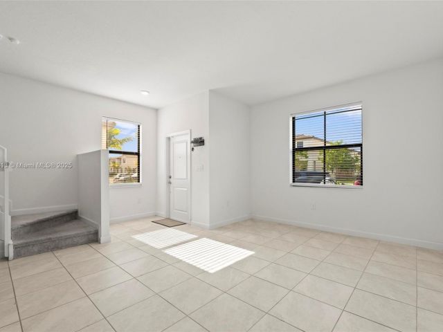 Продажа дома по адресу 12901 SW 232nd Ln - фото 5924925