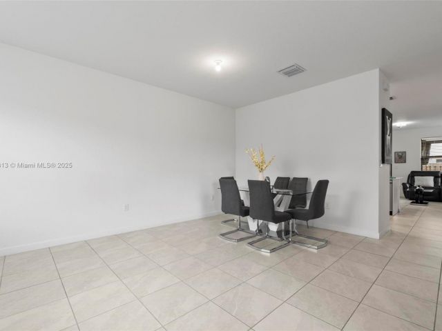 Продажа дома по адресу 12901 SW 232nd Ln - фото 5924927