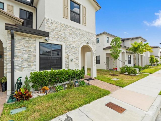 Продажа дома по адресу 12901 SW 232nd Ln - фото 5924930