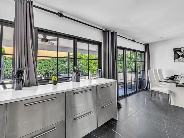 Дом в аренду по адресу 560 NW 116th Ter - фото 5926162