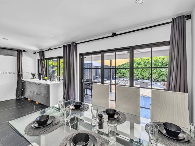 Дом в аренду по адресу 560 NW 116th Ter - фото 5926165