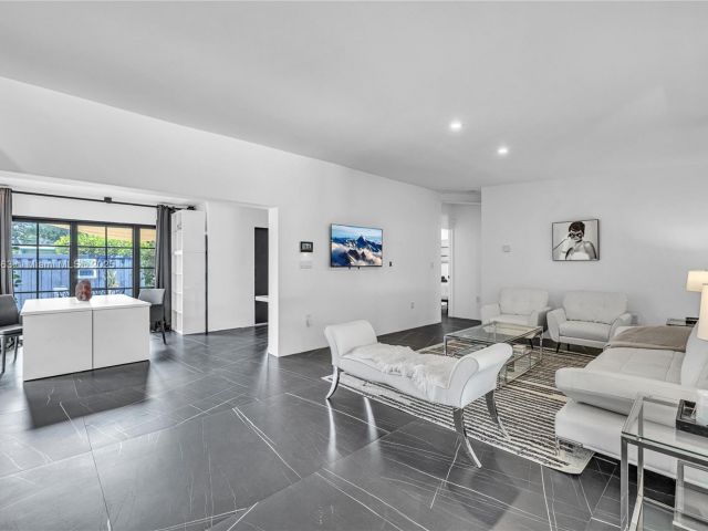 Дом в аренду по адресу 560 NW 116th Ter - фото 5926167