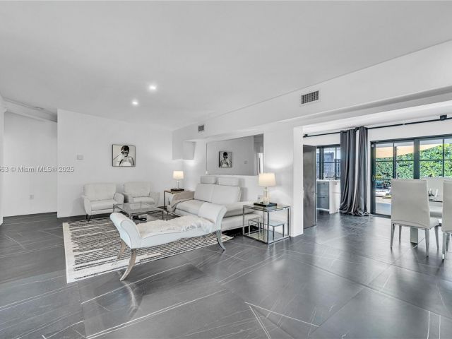 Дом в аренду по адресу 560 NW 116th Ter - фото 5926168