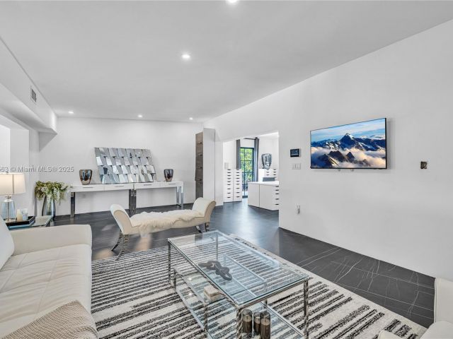 Дом в аренду по адресу 560 NW 116th Ter - фото 5926169