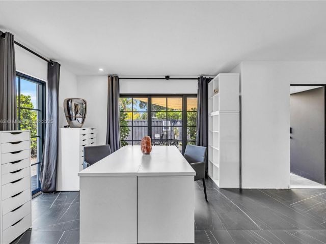 Дом в аренду по адресу 560 NW 116th Ter - фото 5926173