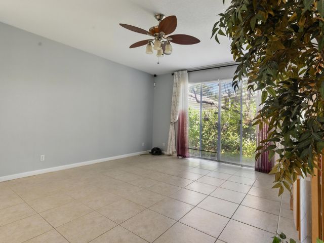 Продажа дома по адресу 1023 Center Stone Lane - фото 5974991