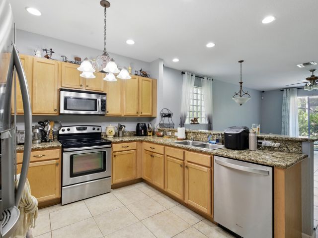 Продажа дома по адресу 1023 Center Stone Lane - фото 5974995