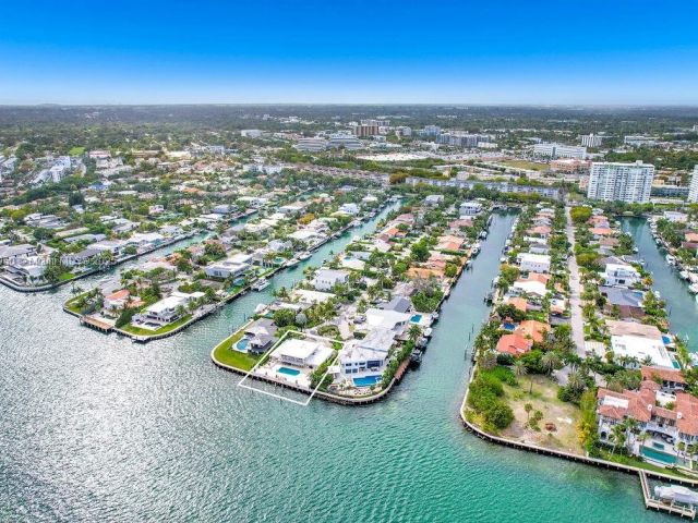 Продажа дома по адресу 1990 NE 119TH RD - фото 5932161