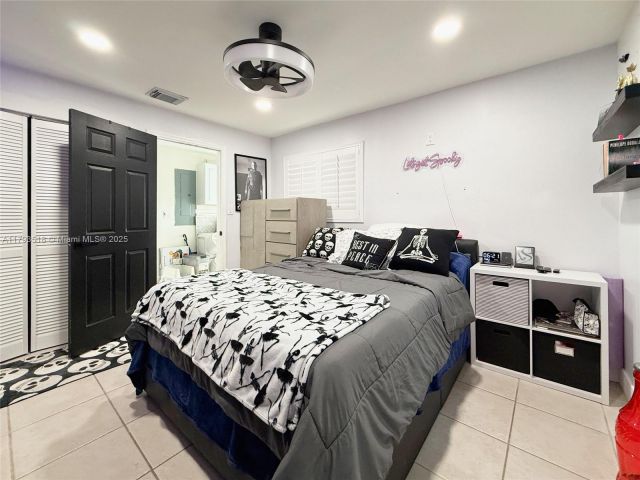 Продажа дома по адресу 10433 SW 21st Ter - фото 5966952