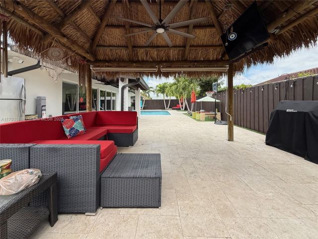 Продажа дома по адресу 10433 SW 21st Ter - фото 5966956