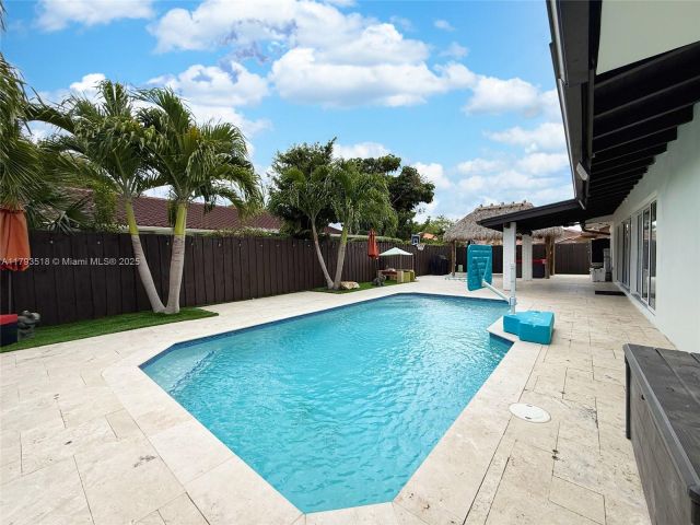 Продажа дома по адресу 10433 SW 21st Ter - фото 5966957