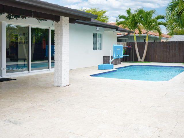 Продажа дома по адресу 10433 SW 21st Ter - фото 5966959