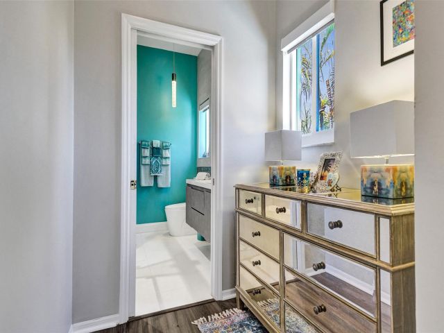 Продажа дома по адресу 1744 NE 9th St - фото 6053554