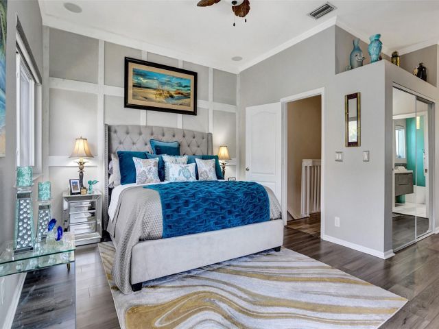 Продажа дома по адресу 1744 NE 9th St - фото 6053555