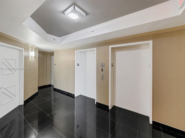 Продажа квартиры #2401 - фото 5932997