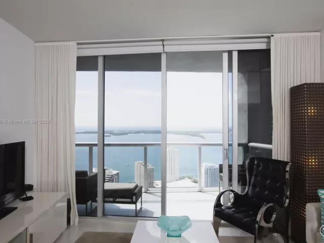 Продажа квартиры #5007 - фото 5934524