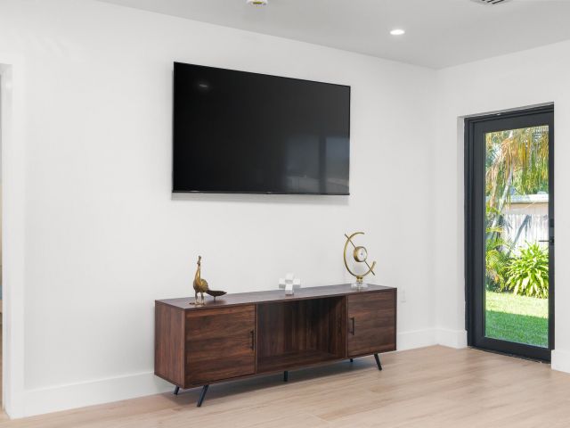 Продажа дома по адресу 303/305 De Carie - фото 5934153