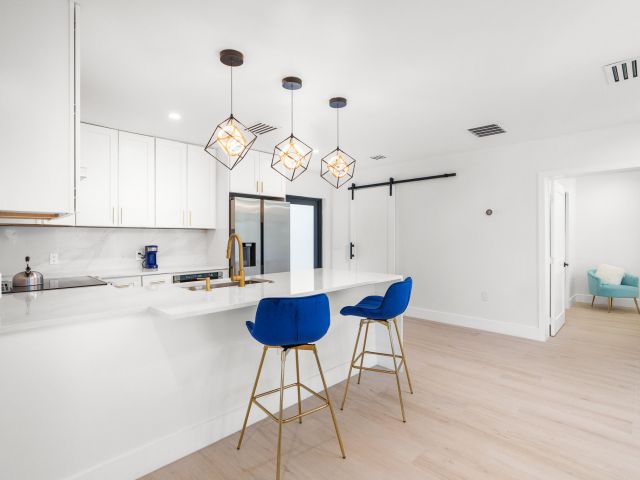 Продажа дома по адресу 303/305 De Carie - фото 5934160