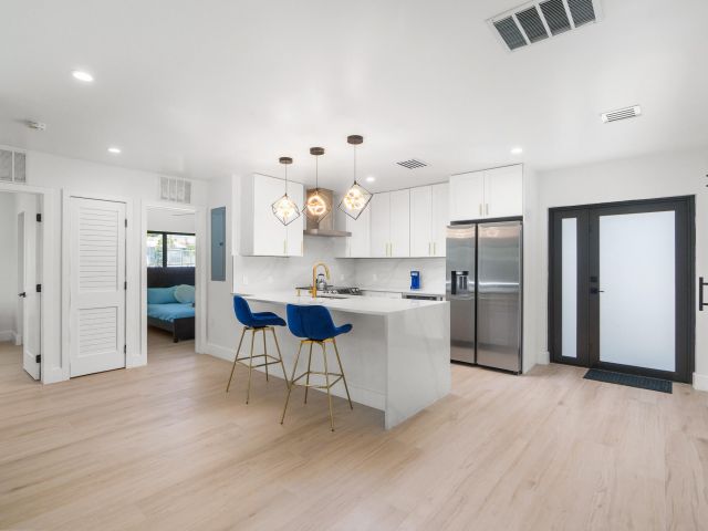 Продажа дома по адресу 303/305 De Carie - фото 5934161