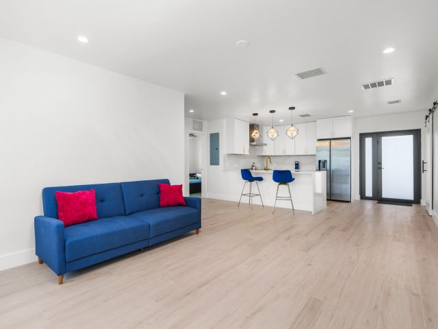 Продажа дома по адресу 303/305 De Carie - фото 5934162