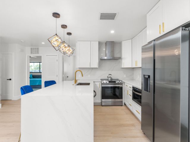 Продажа дома по адресу 303/305 De Carie - фото 5934163