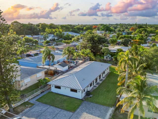 Продажа дома по адресу 303/305 De Carie - фото 5934170