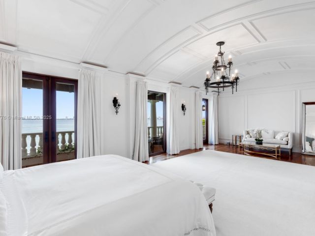 Продажа дома по адресу 5396 N Bay Rd - фото 5931886