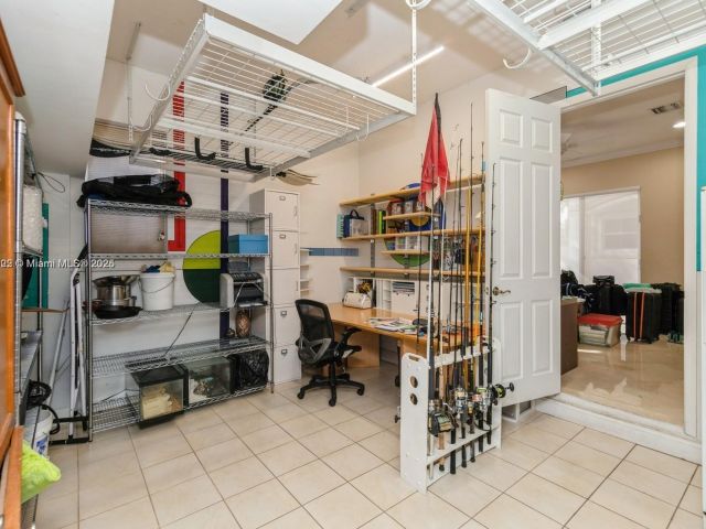 Продажа дома по адресу 999 N Harbor Vw N - фото 5933179